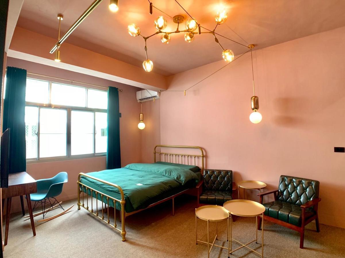 Hinoki Mansion Hostel Tainan Buitenkant foto