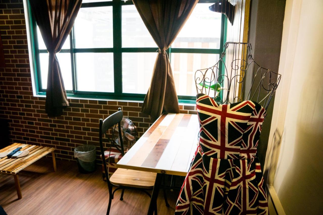 Hinoki Mansion Hostel Tainan Buitenkant foto