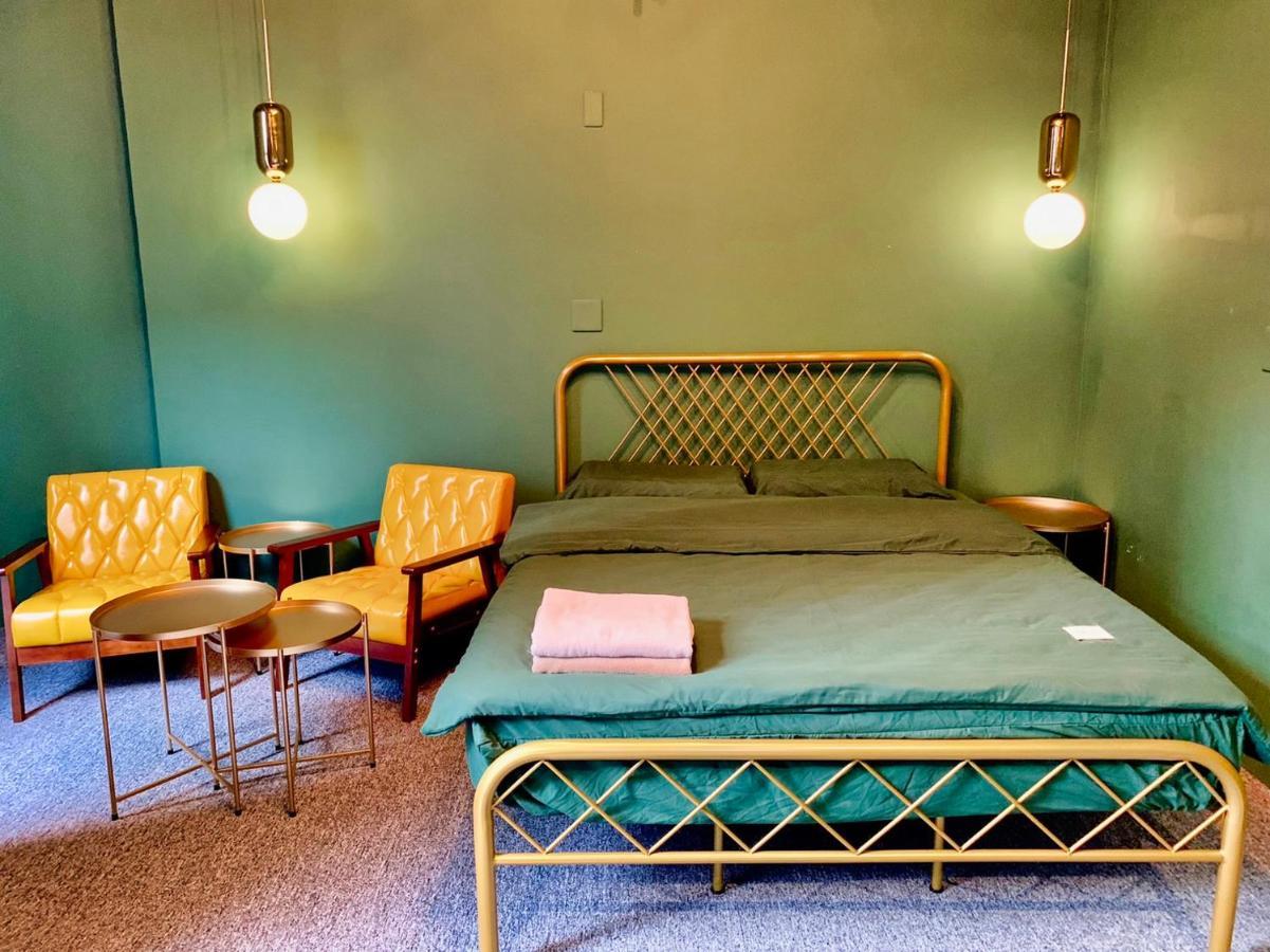 Hinoki Mansion Hostel Tainan Buitenkant foto