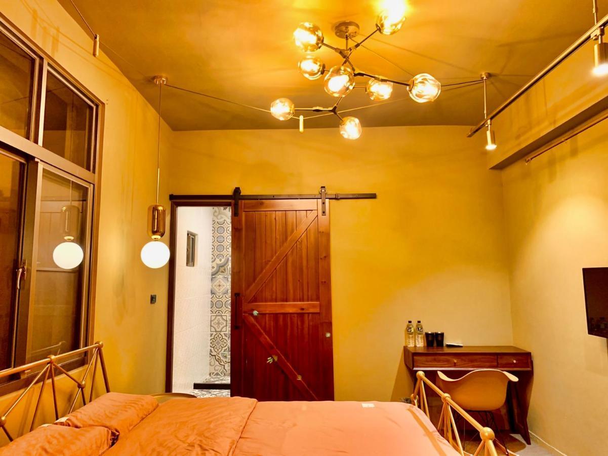 Hinoki Mansion Hostel Tainan Buitenkant foto