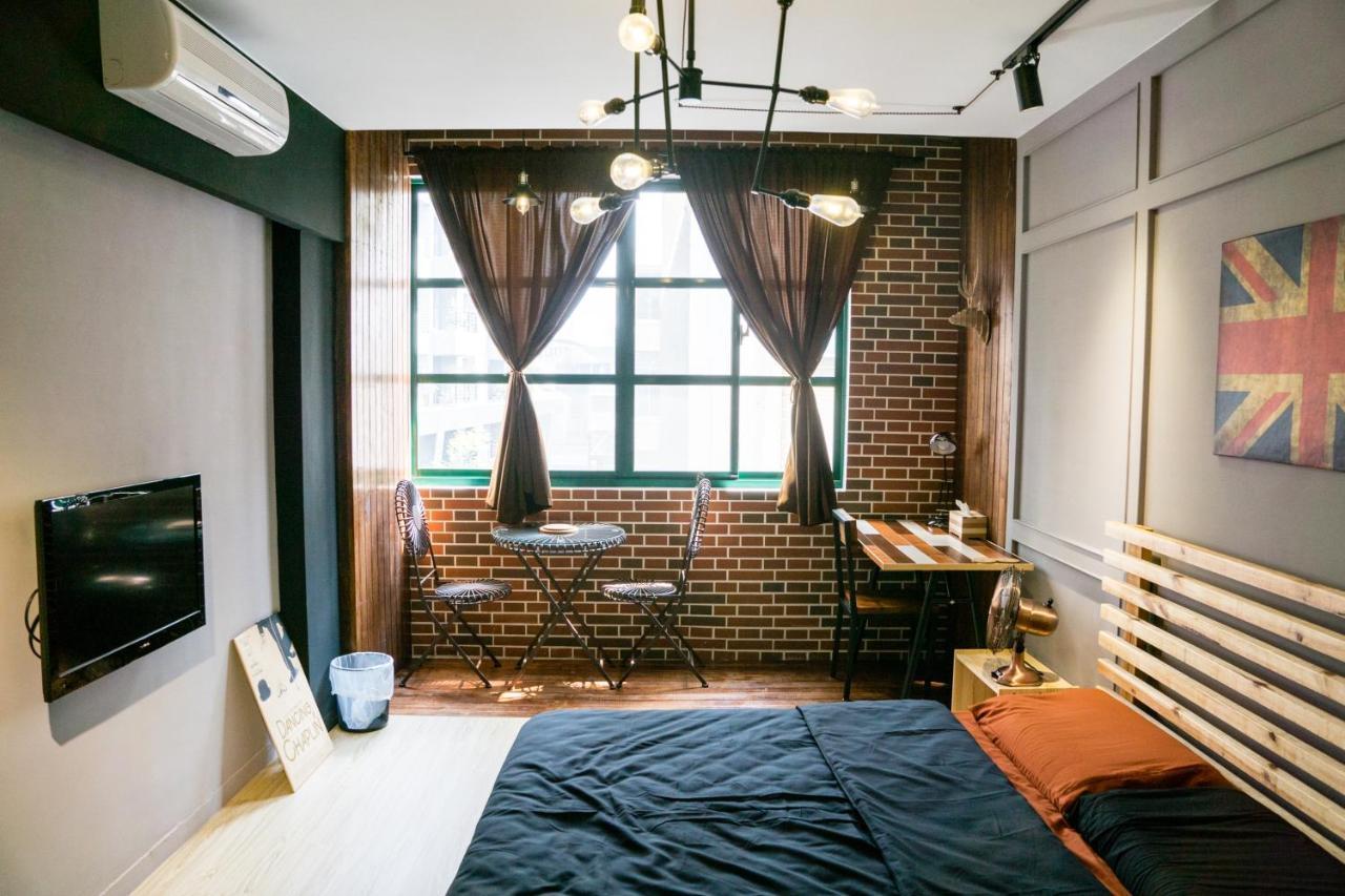 Hinoki Mansion Hostel Tainan Buitenkant foto