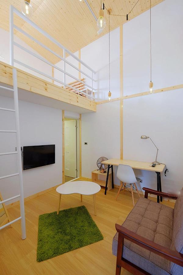 Hinoki Mansion Hostel Tainan Buitenkant foto