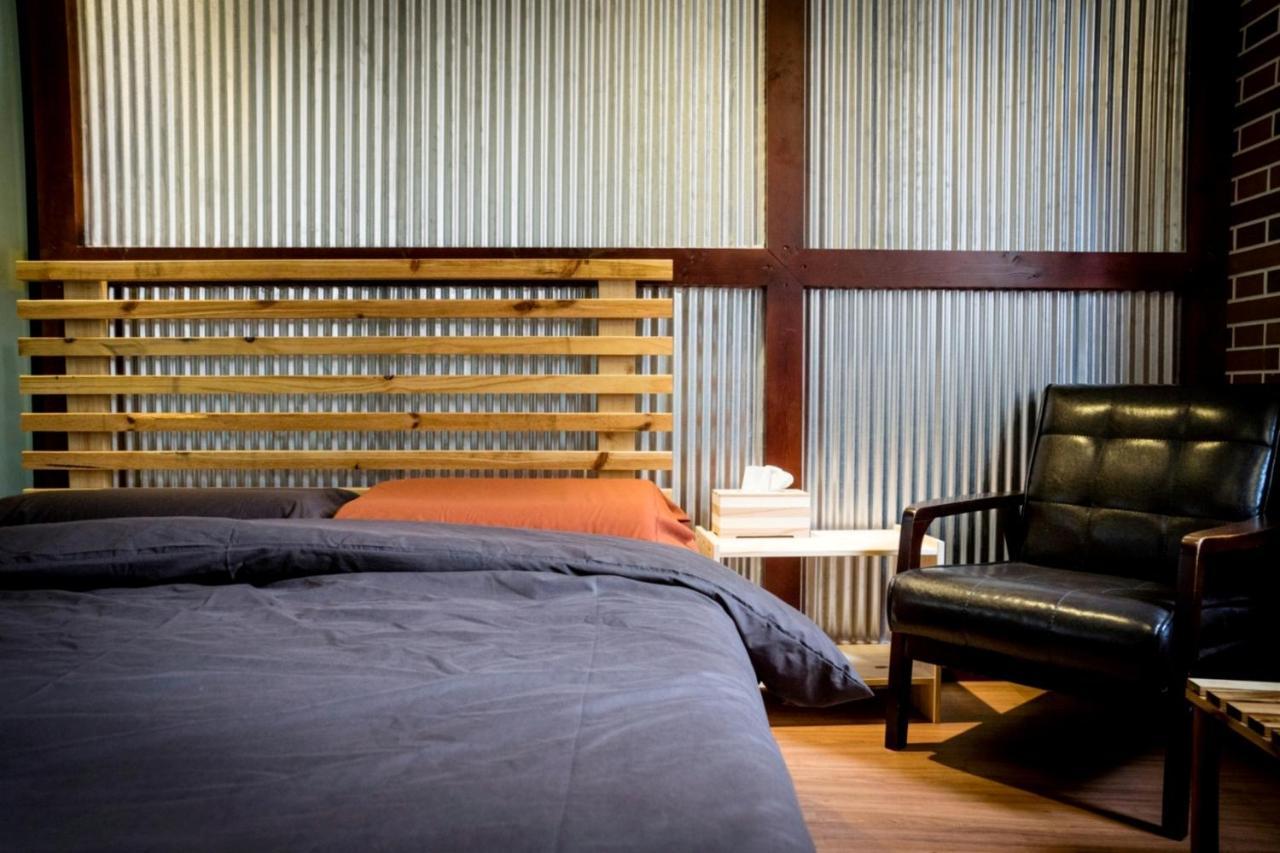 Hinoki Mansion Hostel Tainan Buitenkant foto