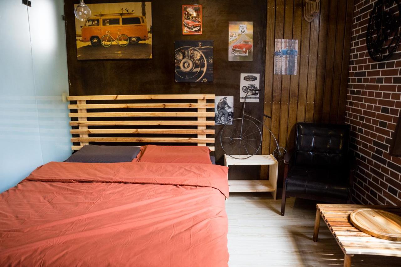 Hinoki Mansion Hostel Tainan Buitenkant foto