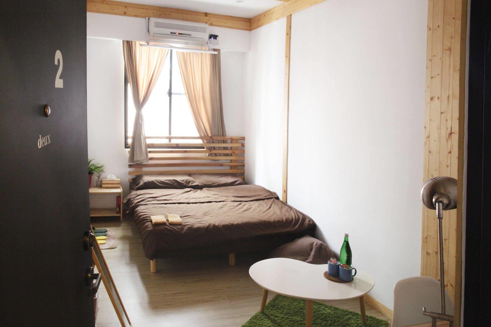 Hinoki Mansion Hostel Tainan Buitenkant foto