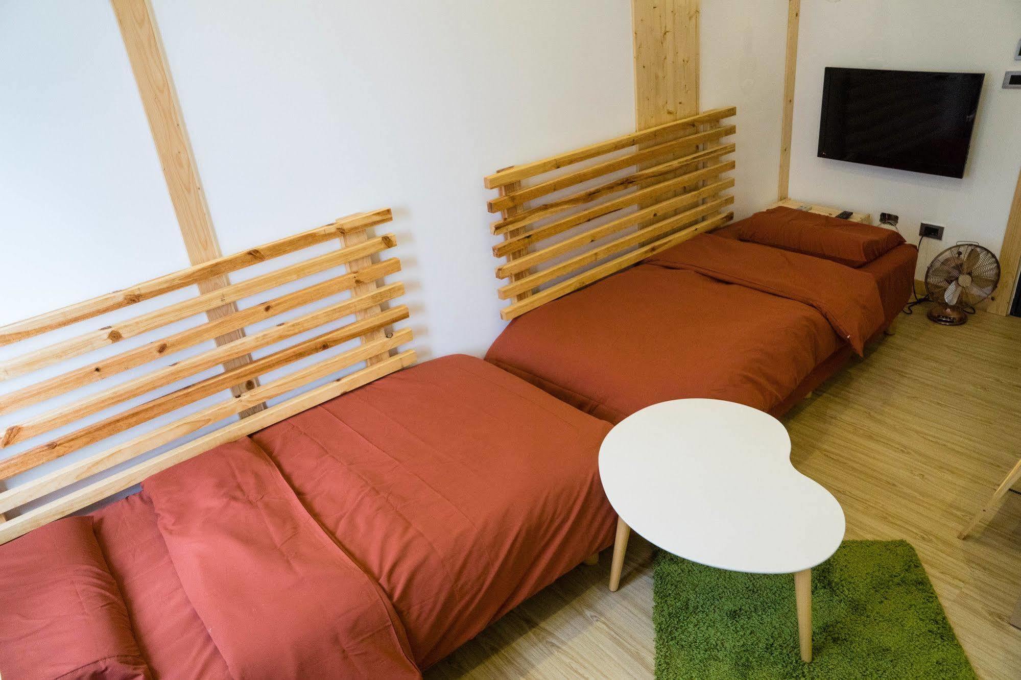 Hinoki Mansion Hostel Tainan Buitenkant foto