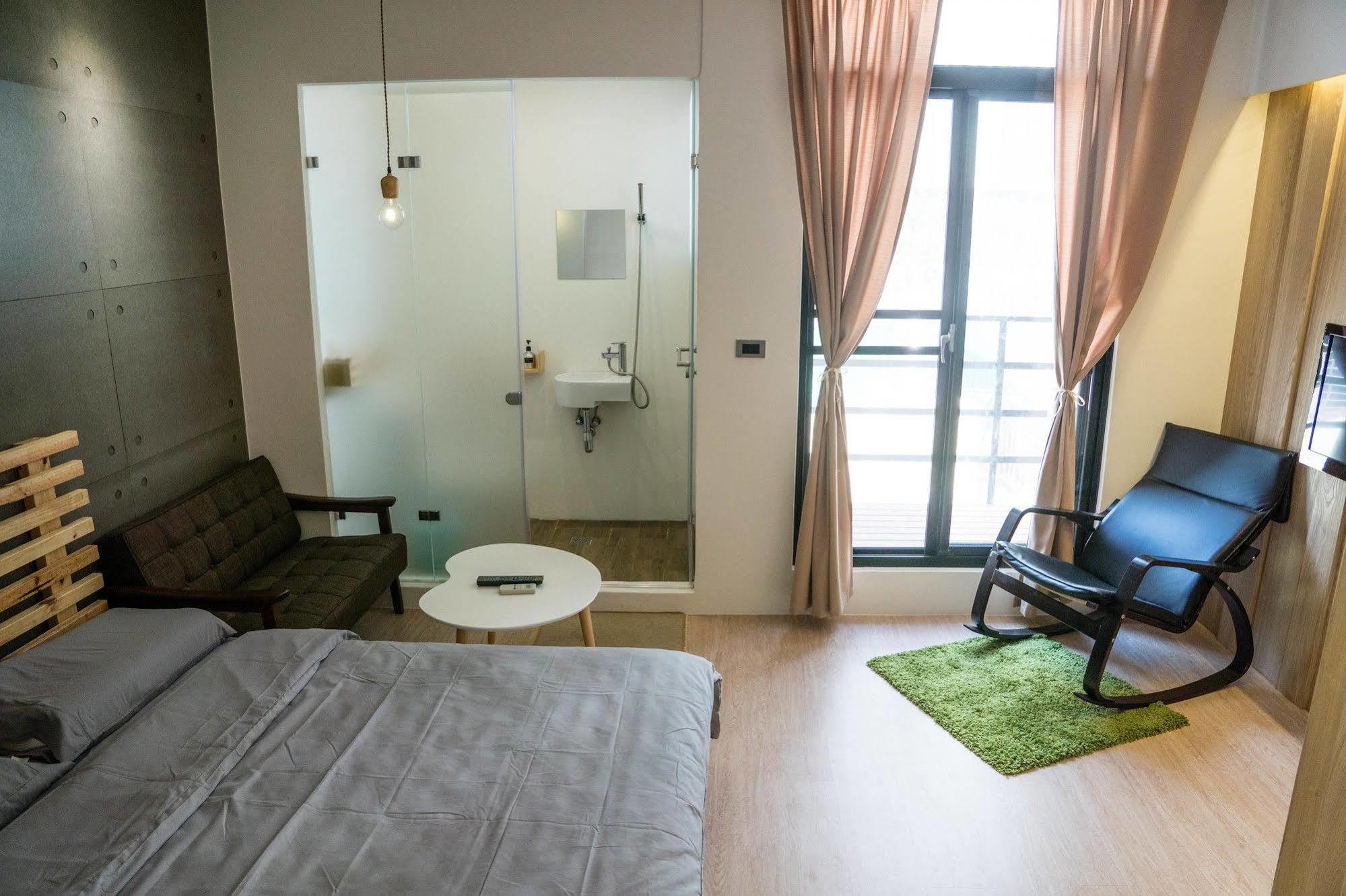 Hinoki Mansion Hostel Tainan Buitenkant foto