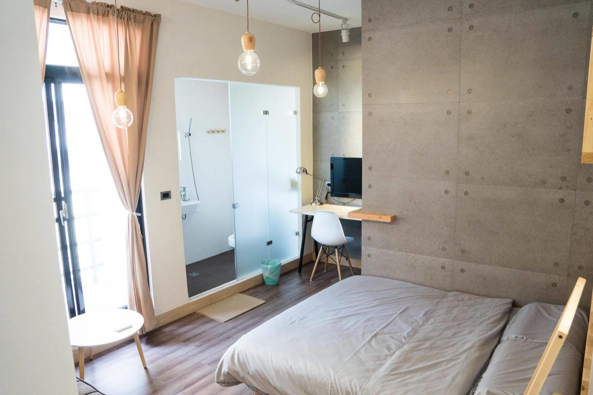 Hinoki Mansion Hostel Tainan Buitenkant foto