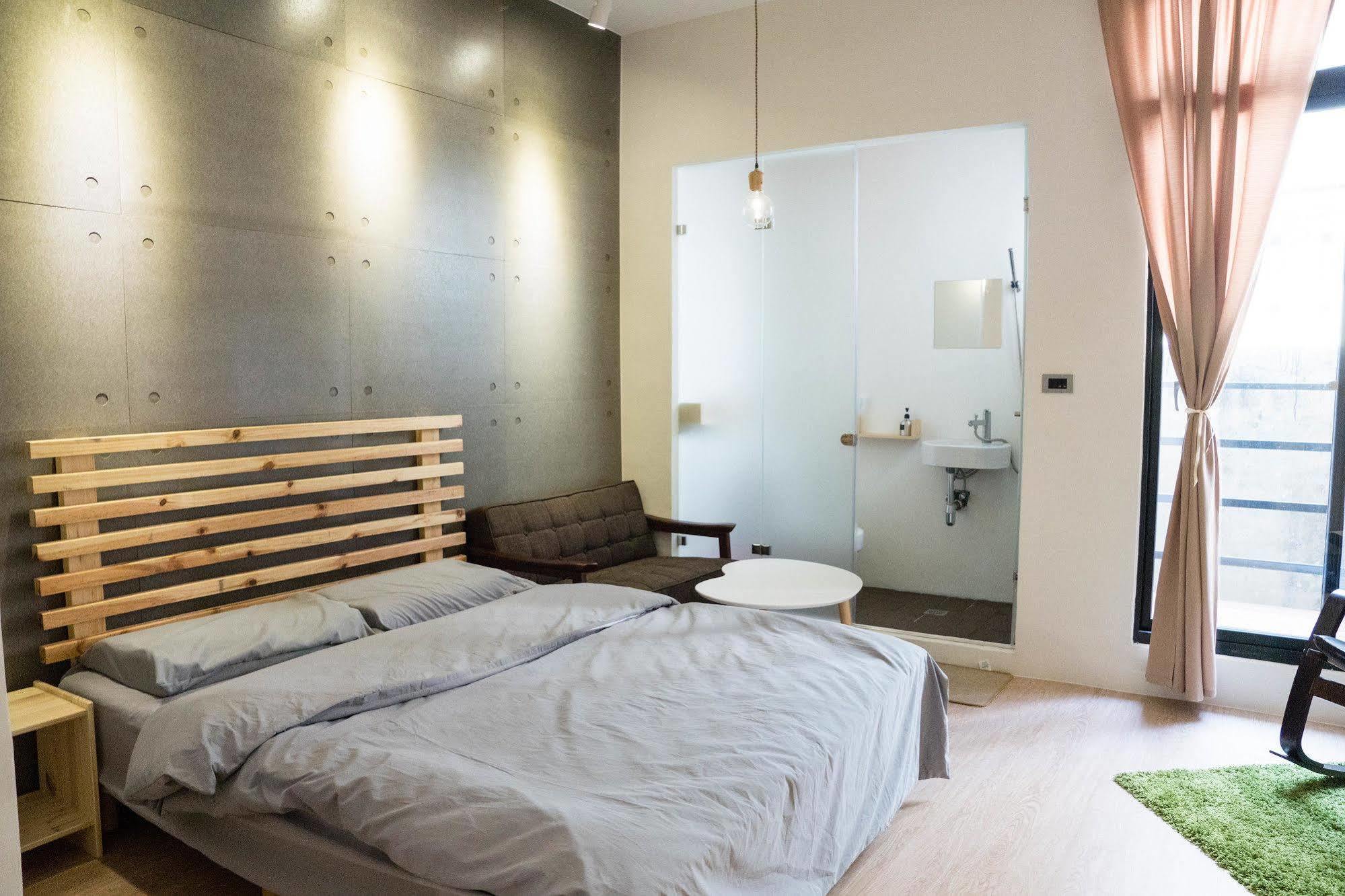 Hinoki Mansion Hostel Tainan Buitenkant foto