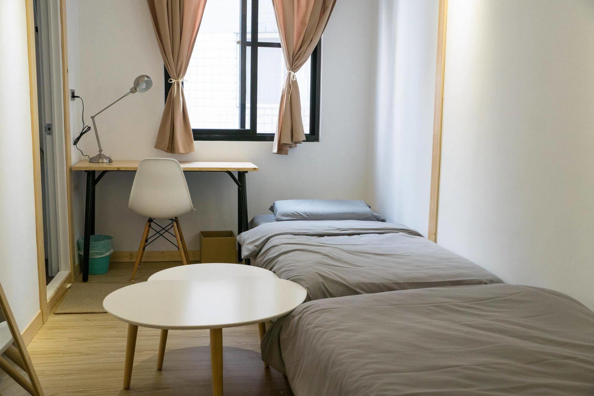 Hinoki Mansion Hostel Tainan Buitenkant foto