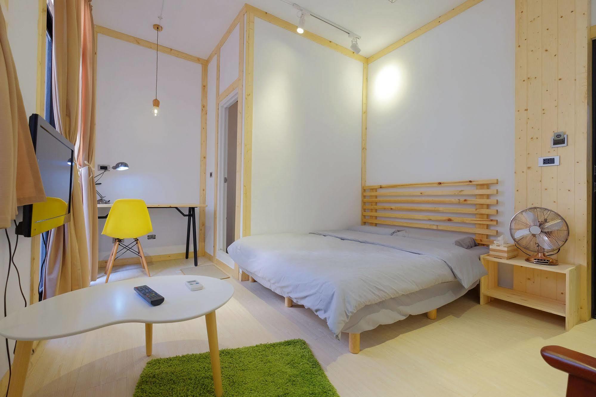 Hinoki Mansion Hostel Tainan Buitenkant foto
