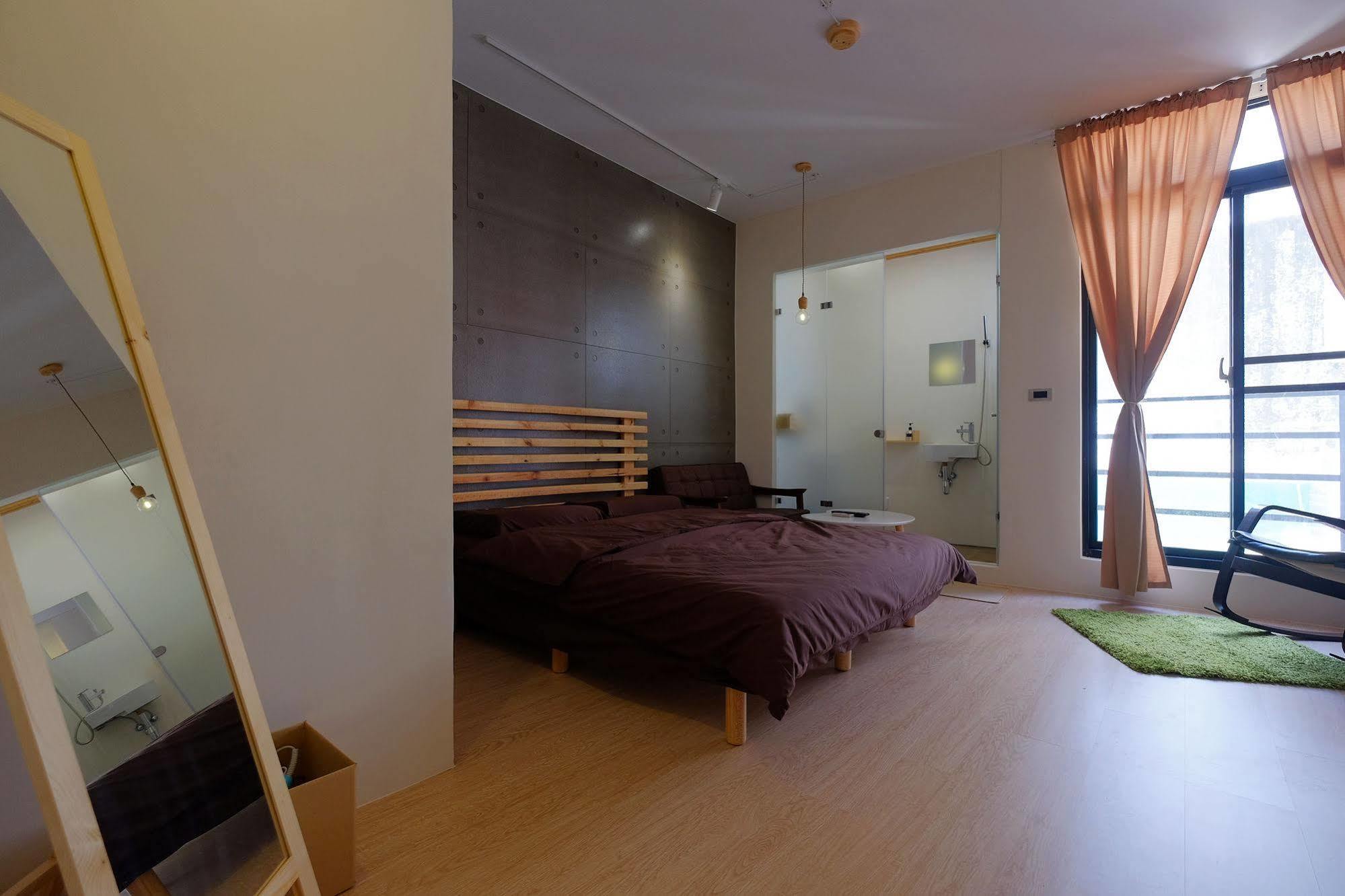 Hinoki Mansion Hostel Tainan Buitenkant foto